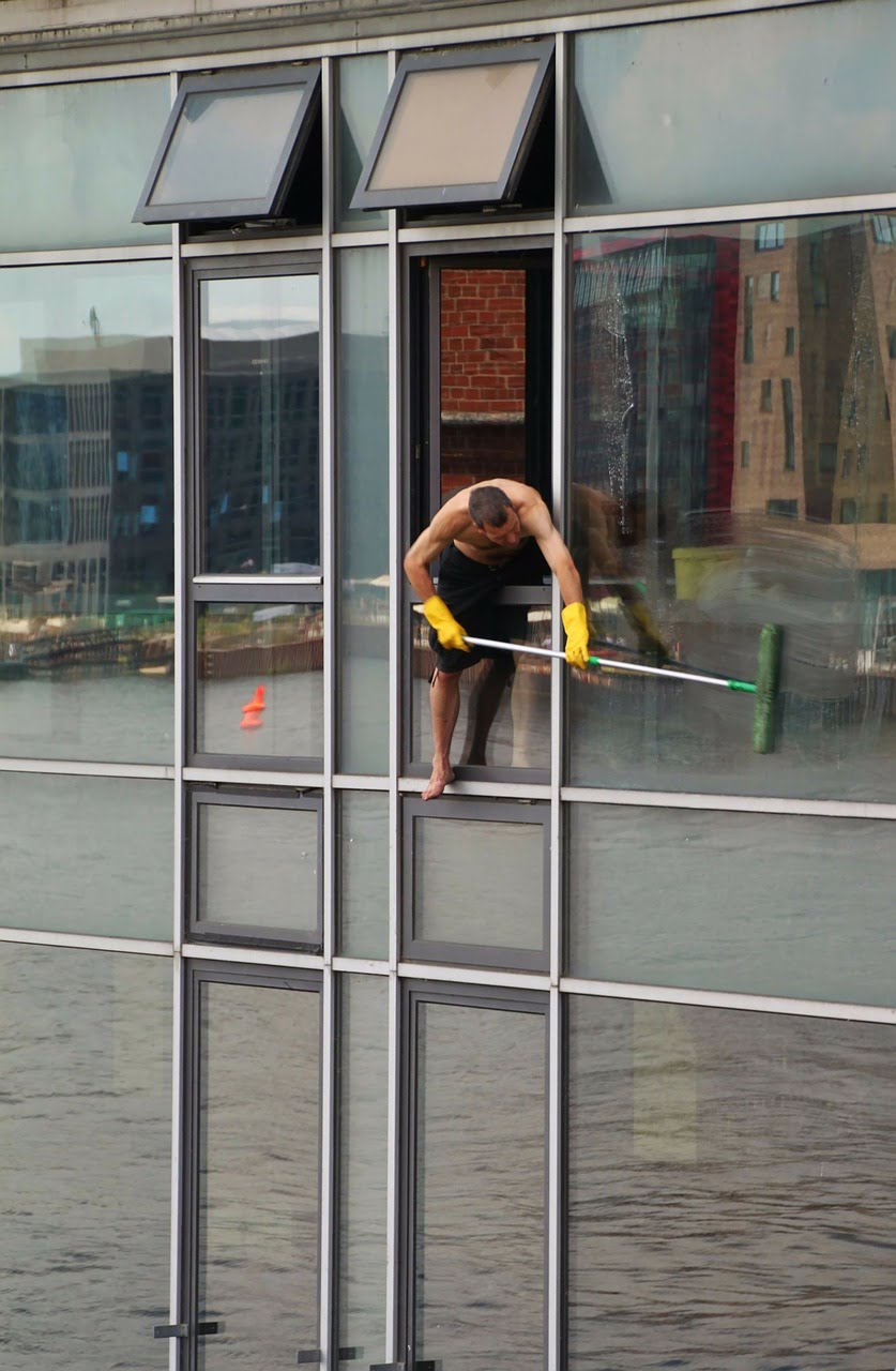 Exterior Window Cleaning Can Be Dangerous