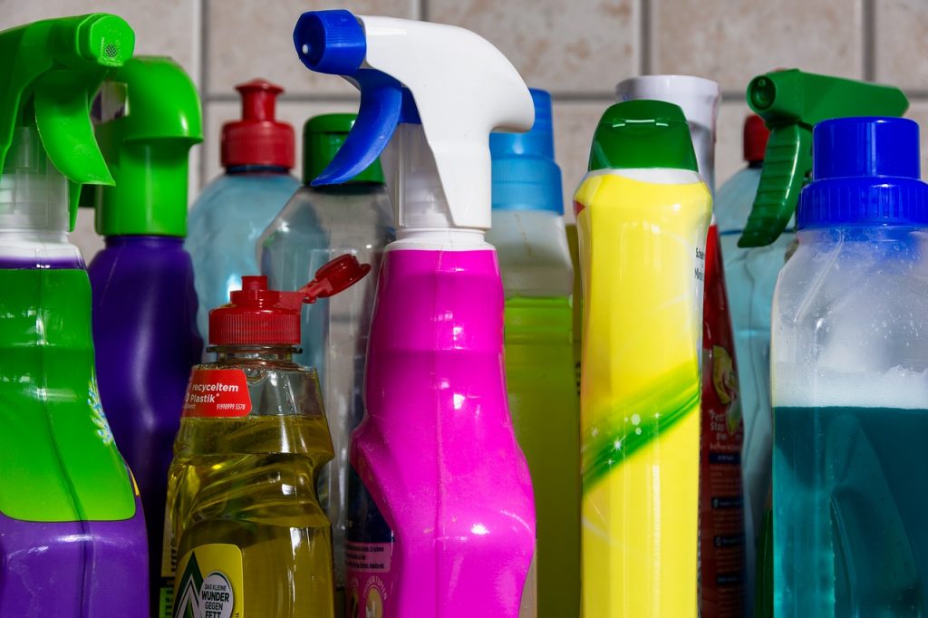 Variety of cleaning detergents are useful, but know which to use! Learn it from MEIDE SG Blog.