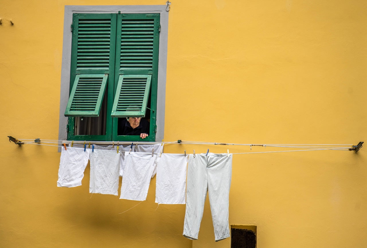 How To Hand Wash Clothes in 8 Detailed Steps