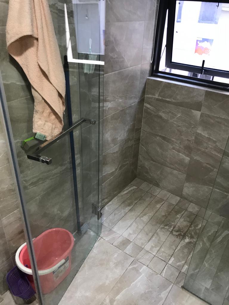 Toilet Shower Glass Cleaning (after MEIDE clean and polish) – Do you see the DIFFERENCES??? 🙂