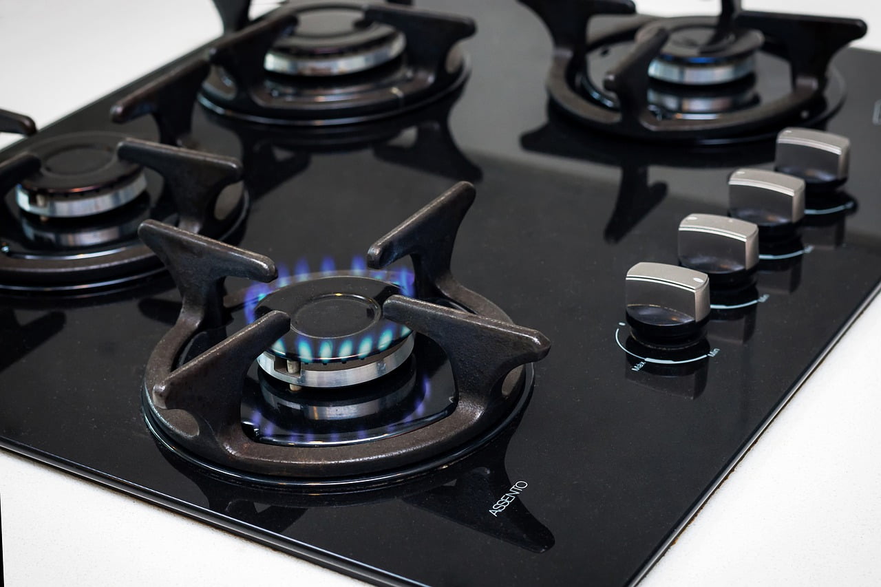 How To Conduct Proper Stove Top Cleaning for Gas, Electric and Induction Stoves