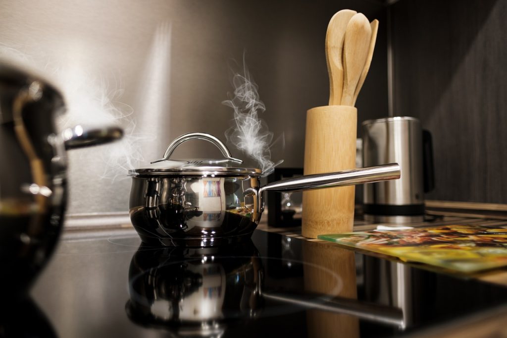 Learn induction stove top cleaning properly here at MEIDE Singapore