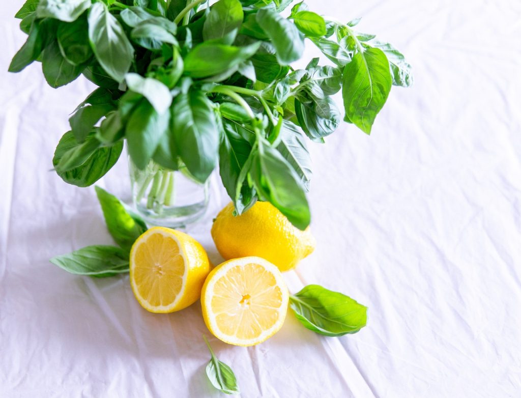 Freshen Up the Room Easily with Lemons - from MEIDE Cleaning