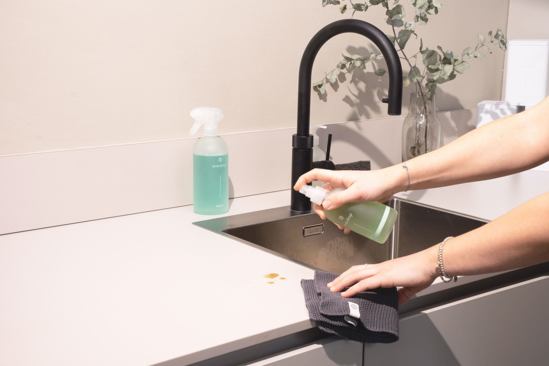 Get professional cleaning help for your home via HSS companies like MEIDE Singapore Get professional cleaning help for your home via HSS companies like MEIDE Singapore