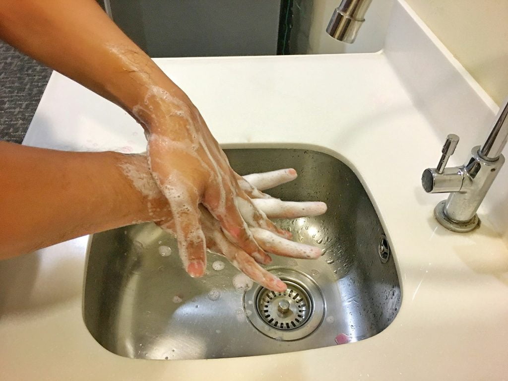 Skin rashes and contact dermatitis occur with too frequent soap usage - MEIDE Cleaning