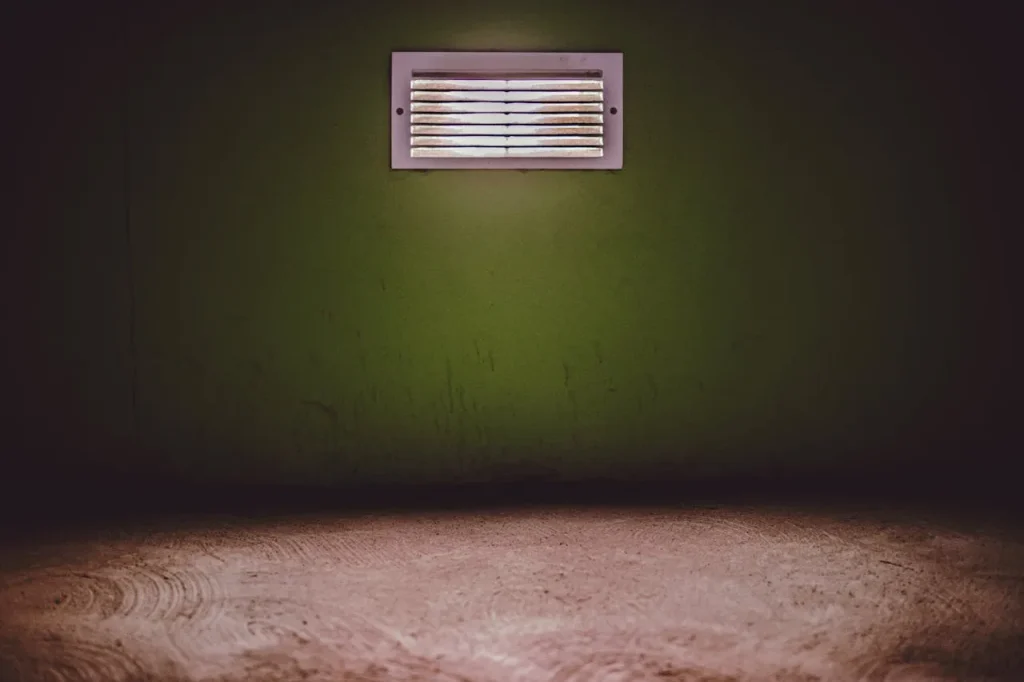 Ventilation is essential for formaldehyde smell treatment